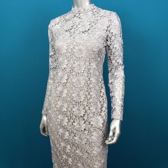 🆕️ 🎬 CLUB L LONDON Silver Crochet Lace Midi Dress // (NWT) - Picture 5 of 12